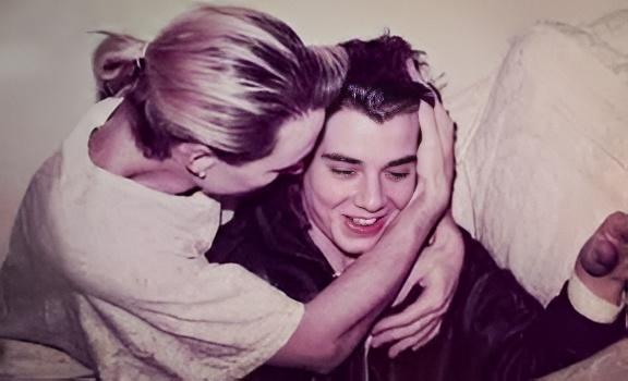 Gavin Rossdale affectionally kissed and hugged by lover, singer Marilyn
