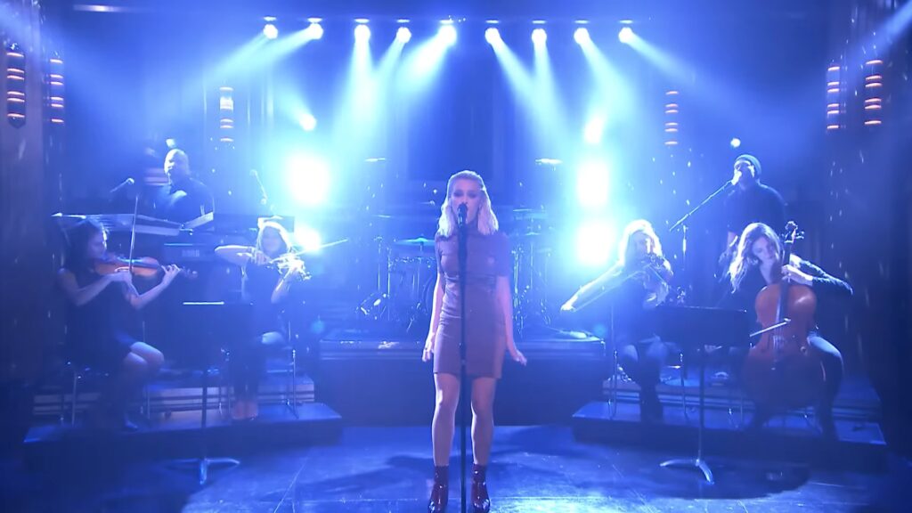 Zara Larsson sings Never Forget You live with a string ensemble during her appearance on The Tonight Show Starring Jimmy Fallon