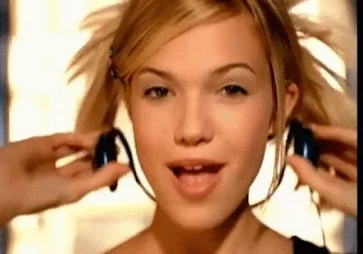 Mandy Moore’s Forevermore Golden Classic Pop Anthem “Candy” Turns 20!