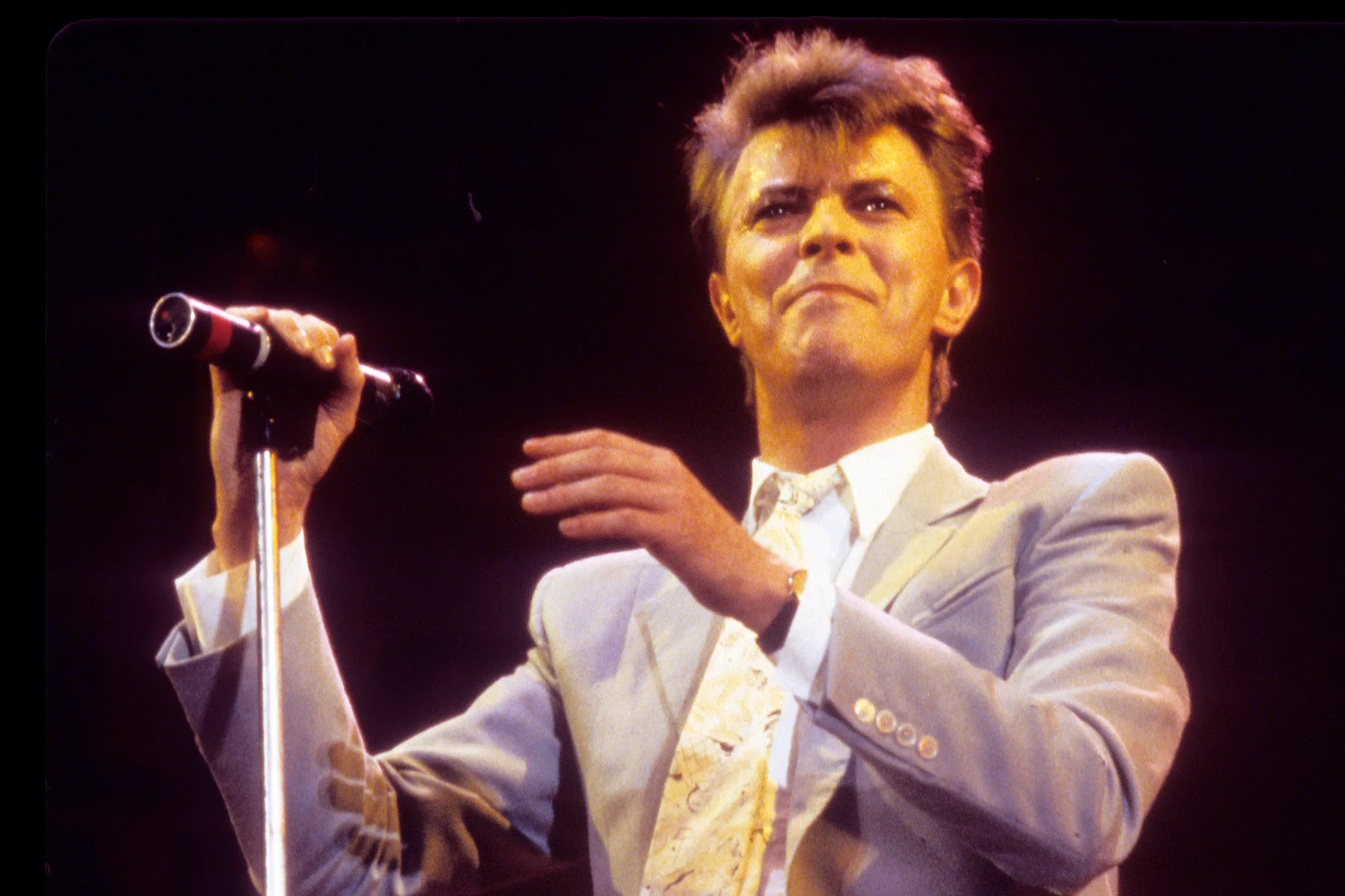 Since Mayor Cuomo Has Given The Green Light To This Year’s MTV Awards (No Audience)… We Salute David Bowie’s Inaugural VMA’s Circa 1984!