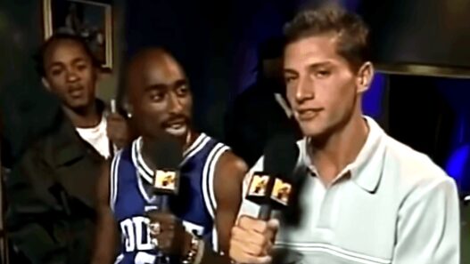 Simon Rex reflects on his MTV VJ era and his memorable Tupac interview.