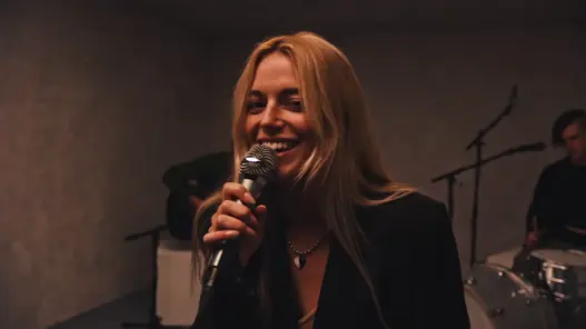 Ashe performing Another Man's Jeans during her 2022 Vevo live performance