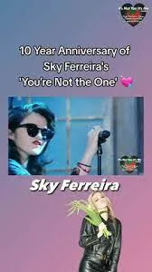 It’s Young-Icon Sky Ferreira & Innovative Genre Bending “You’re Not The One” 🕶 The Alternative Indie Pop Kitten Demonstrates Live Vocal Triumph & Sleek Stage Presence.