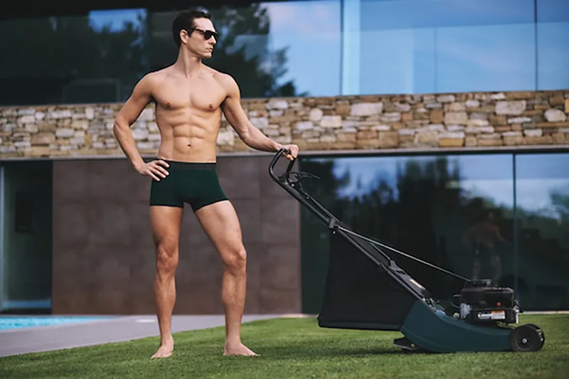 INYIM Media Fashion Skin Tales: Starring Model Alexandre Cunha Mirroring “American Psycho’s” For Luxury In CHÉ Bodywear’s Collection.