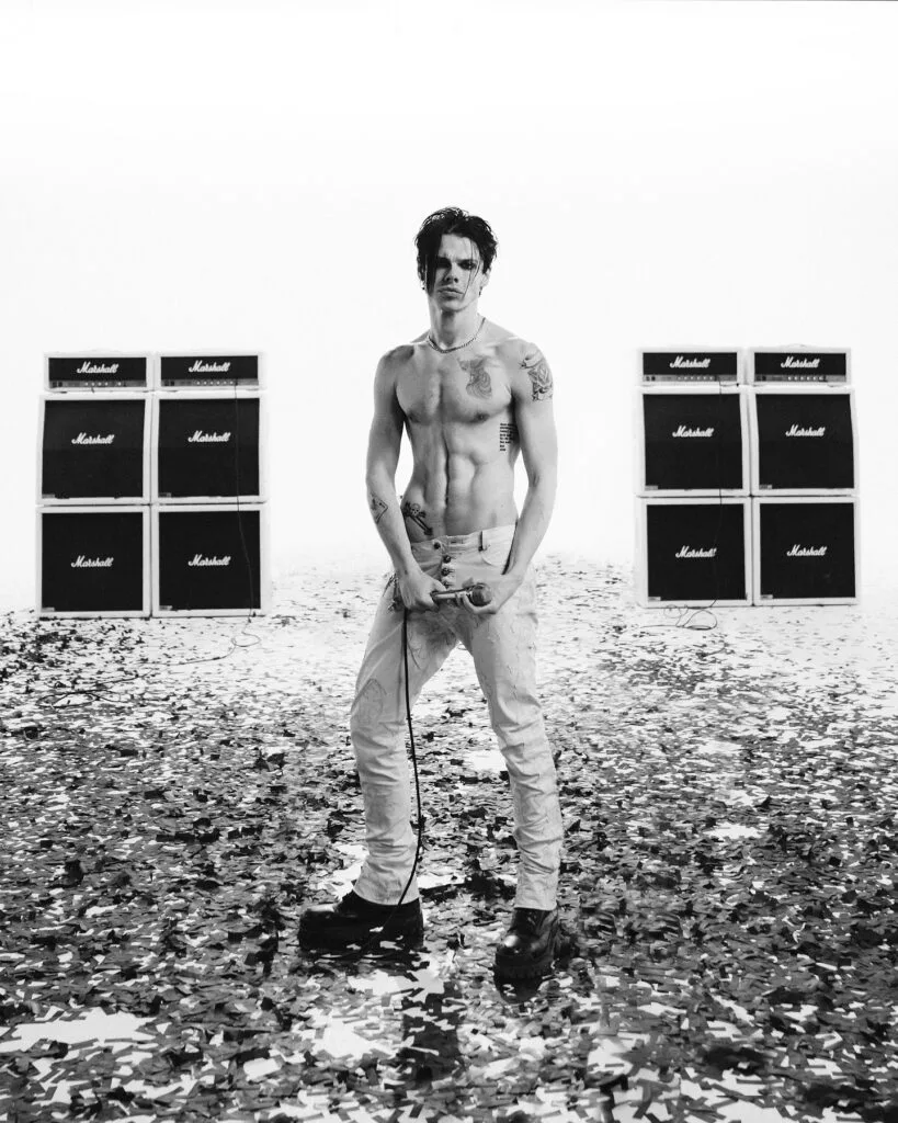 Yungblud showing his slimmer 2025 look in a full-length photo