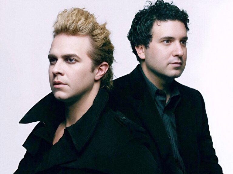 How Fischerspooner’s Emerge Ignited the Electroclash Revolution and Redefined Nightlife
