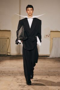 EGONLAB‘s S/S 2026 Runway & Backstage Action!