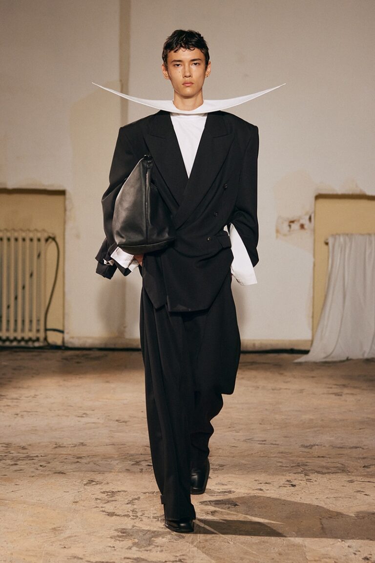 EGONLAB‘s S/S 2026 Runway & Backstage Action!