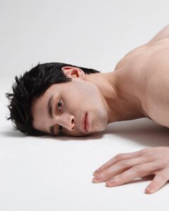 Dancer/Model Giorgi Kevlishvili Smolders.