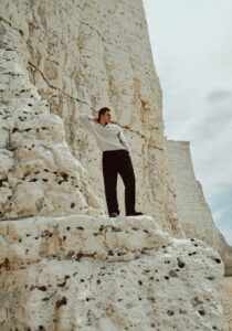 Model Quentin Demeester for Vince Fall 2025 Campaign.
