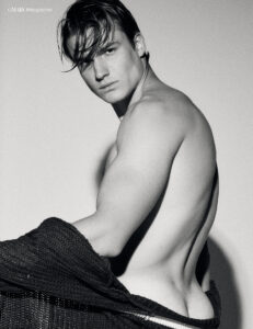 Supermodel Titan Model Matija Bogićević.