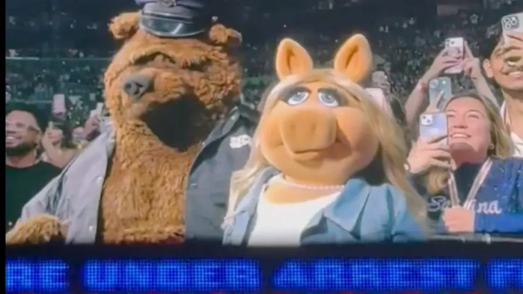 Alt: Sabrina Carpenter arrests Miss Piggy onstage at Crypto.com Arena finale