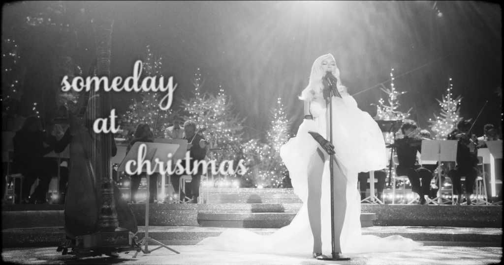 Christina Aguilera performing Someday at Christmas live at Eiffel Tower
