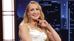 Nikki Glaser Spills One Actor She Can’t Make Jokes About at Golden Globes 2026