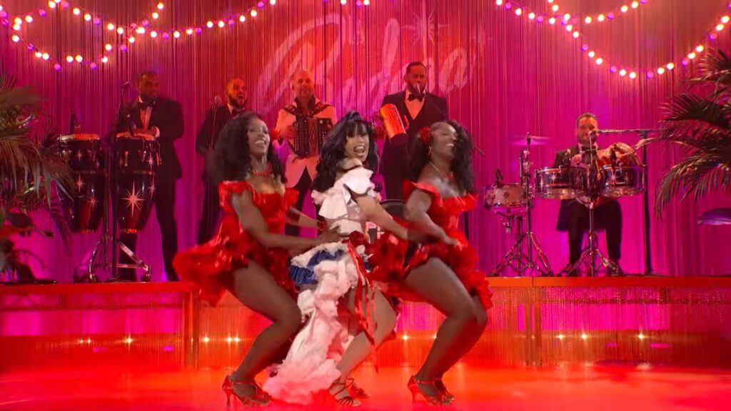 Cardi B commanding the SNL stage in a fiery “Bodega Baddie” live moment ahead of the Super Bowl
