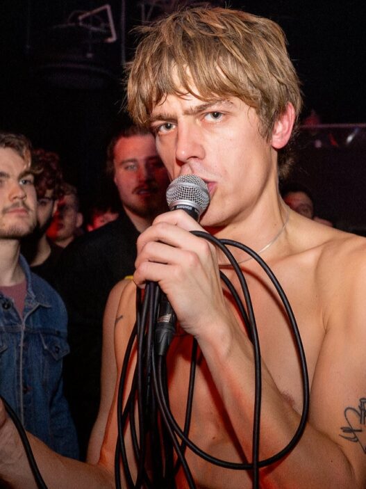 eadletter performing “It Comes Creeping” live at Lemon Rock Granada