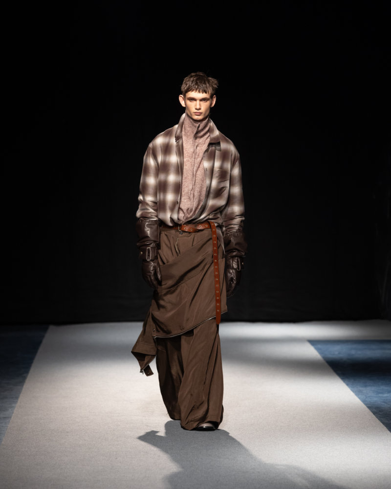 Songzio FW26 runway featuring sculptural looks from “Crushed, Cast, Constructed”