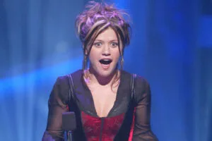 Kelly Clarkson Says ‘American Idol’ Never Paid the Prize She Was Promised