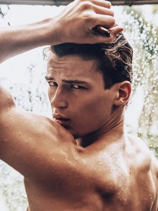 Model Elliot Oomen photographed by Renie Saliba.