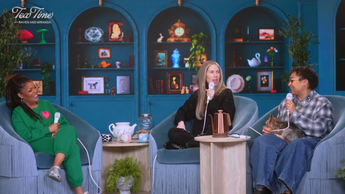 Yvette Nicole Brown joins Miranda Maday and Raven for a heartfelt and humorous Tea Time conversation