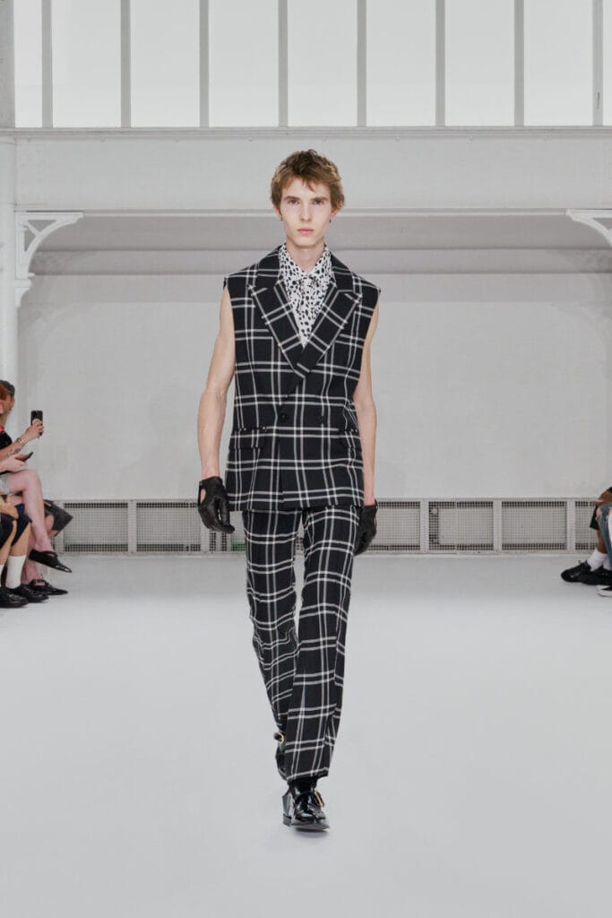 Ernest W. Baker Spring Summer 2027 runway look 03 image