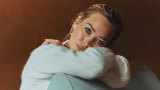 Hilary Duff in the visual for her re-recorded song What Dreams Are Made Of Mine