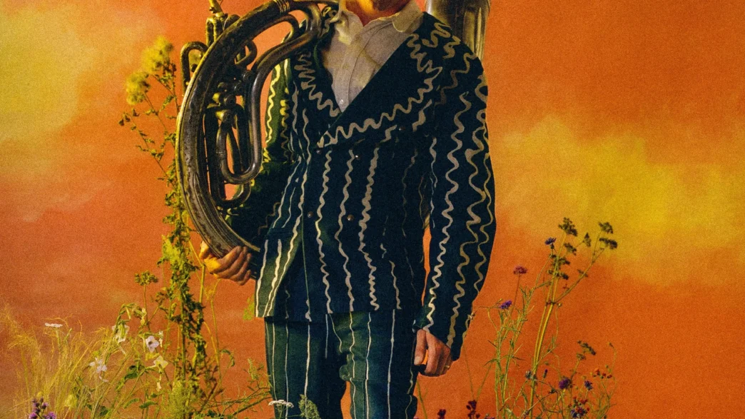 Cosmo Sheldrake performing Tardigrade Song in a whimsical live-performance moment.