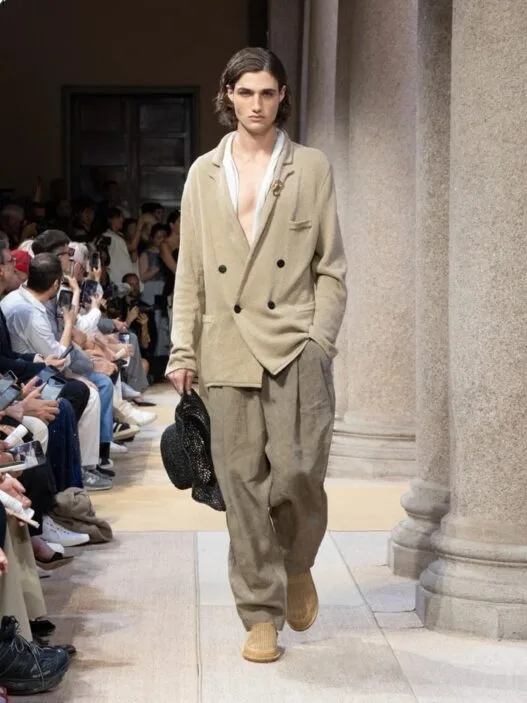 Giorgio Armani Spring Summer 2027 menswear look from Leo Dell’Orco’s Milan Fashion Week collection.