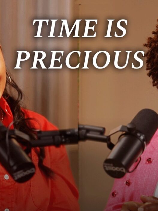 Wanda Sykes speaking with Angie Martinez about comedy and career longevity
