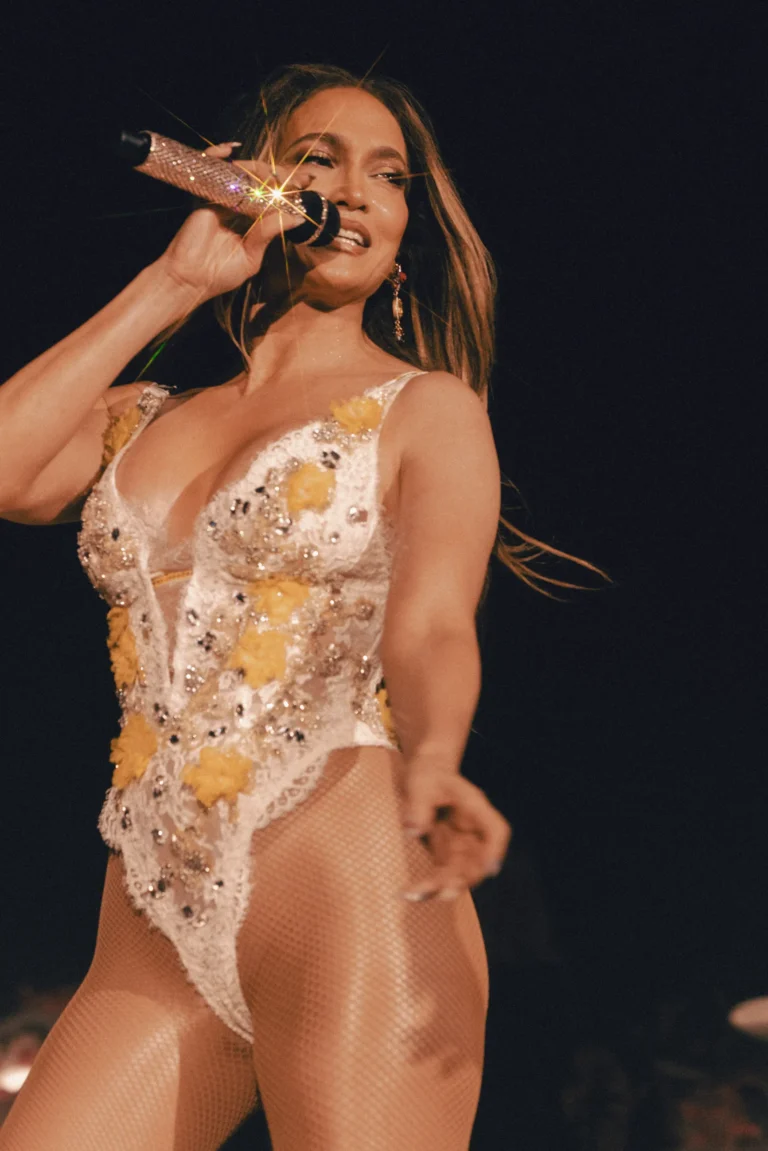 Dolce & Gabbana Taormina 2026: JLO Performs Live