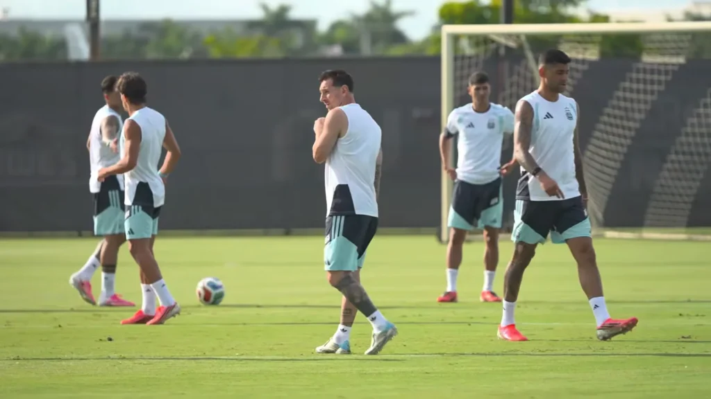 Argentina players prepare for their Round of 32 match against Cabo Verde at the FIFA World Cup 2026.