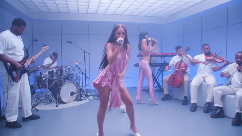 The FLO trio framed together during their Leak It Vevo Studios set