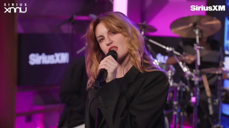 Performance Choice: MUNA Brings “Wannabeher” To SiriusXM