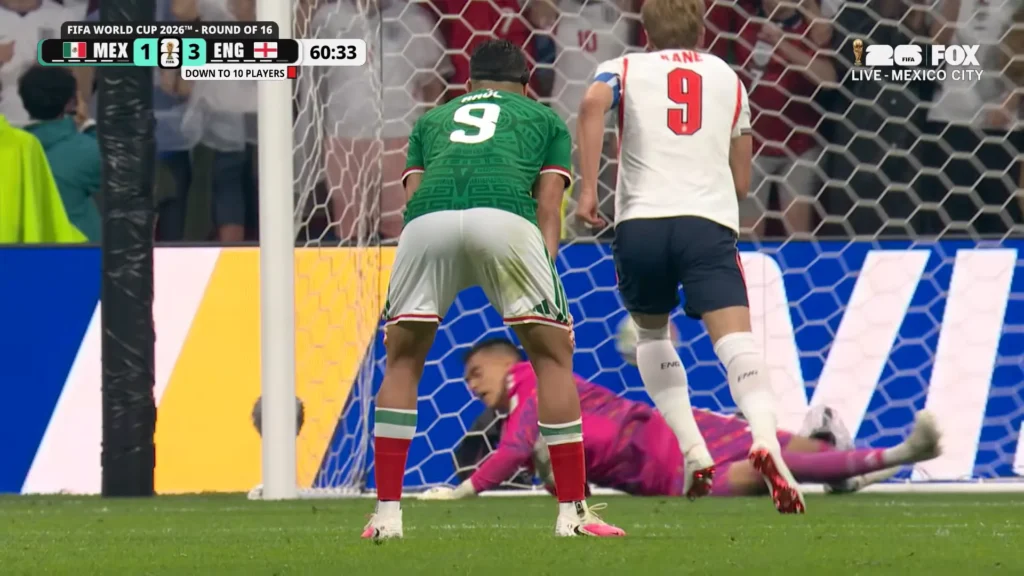 Mexico defends against England during the FIFA World Cup 2026 Round of 16 match.