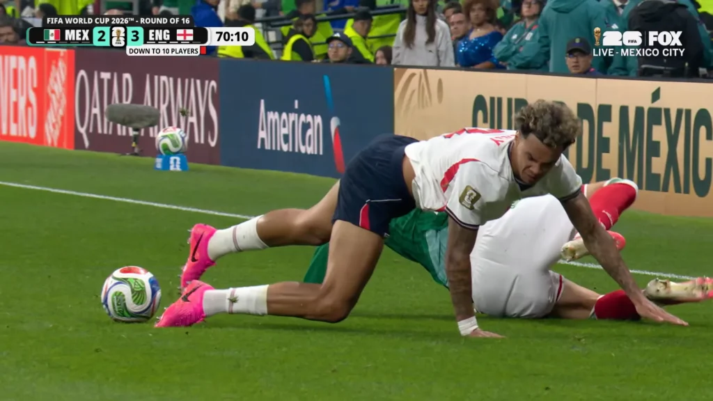 Mexico vs England Round of 16 action screenshot from the FIFA World Cup 2026.