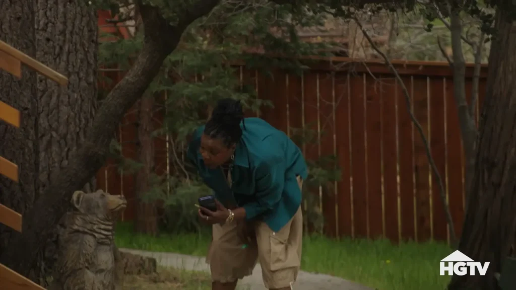 Leslie Jones and Jasmine Roth survey a rental property before its makeover