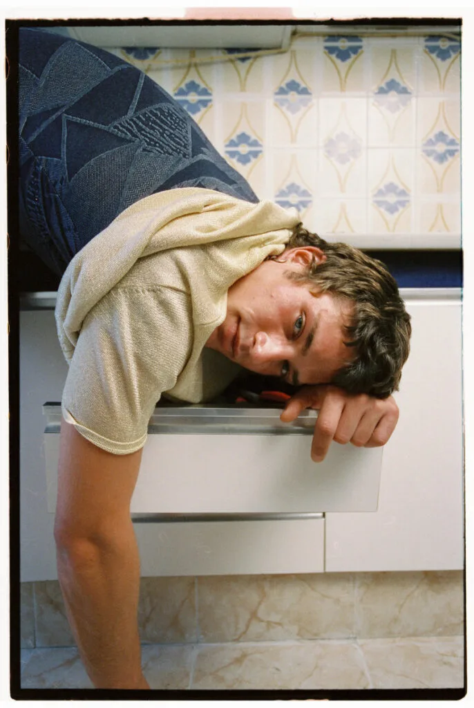 Nemanja Ninkovic posing in profile in the Herencia editorial