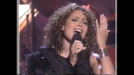 Tamia performing “So Into You” live on Motown Live in 1998.