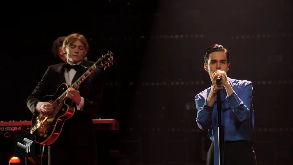 Stephen Sanchez and his band performing live on the Late Night Berlin set