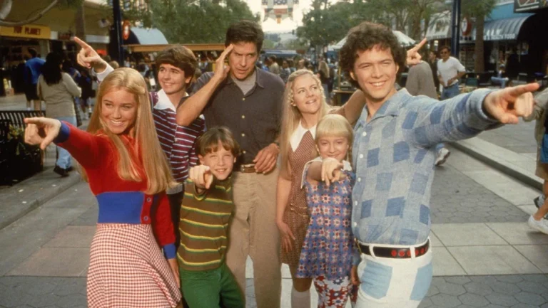 Zephyring 30 Years! “A Very Brady Sequel” Celebrates Anniversary W/ Jan Reaction & Cast Secrets