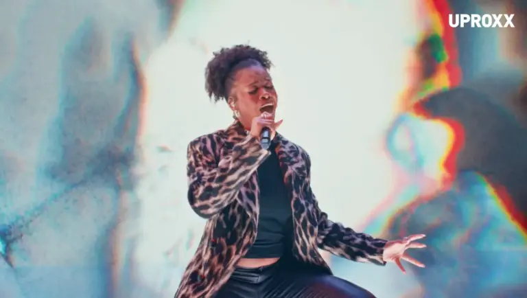 Ari Lennox Sings “Horoscope” Live With Fully Reactive Visuals On VISIONARIES