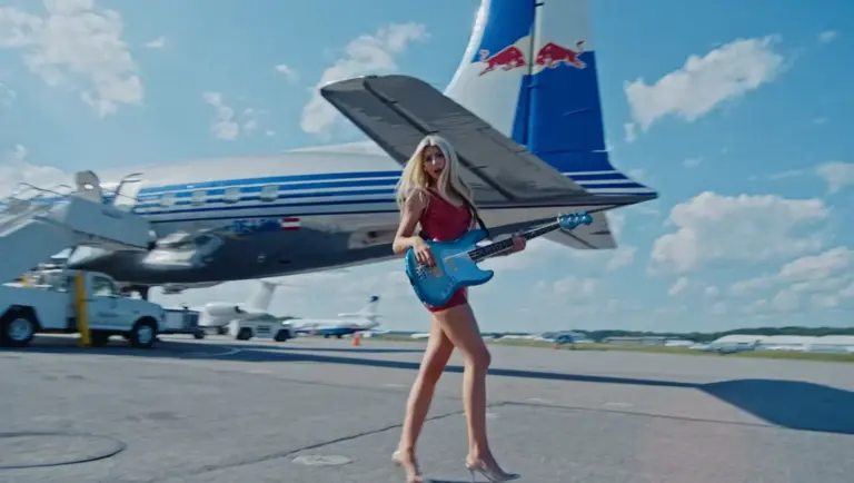 Blu DeTiger Does Really “Feel Good” In Official Music Video
