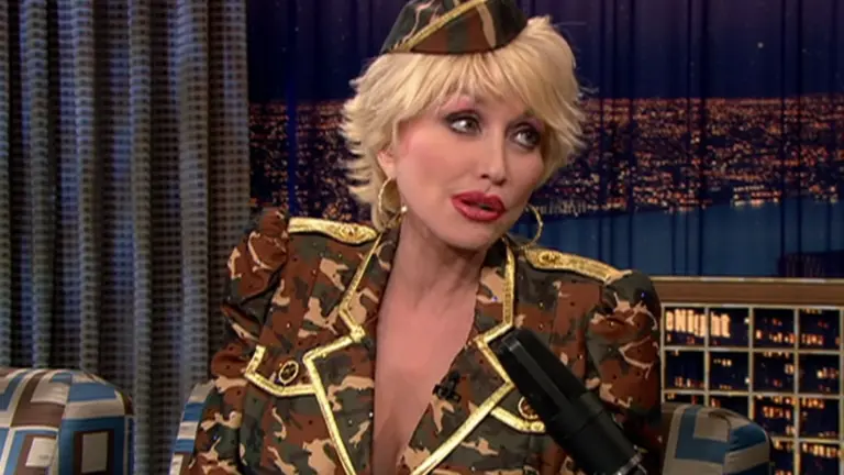 Dolly Parton on Conan in 2003 Captures the Star We Never Imagined Could Burn Out