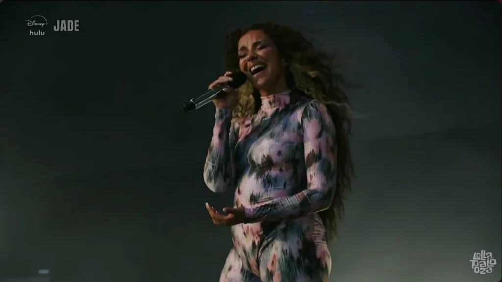 JADE performing during her Lollapalooza 2026 set in Chicago