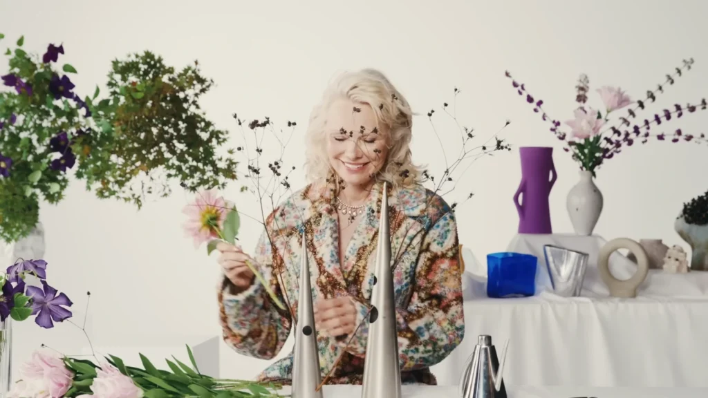 Pamela Anderson during Vogue Australia’s ikebana floral-arrangement feature, image 11
