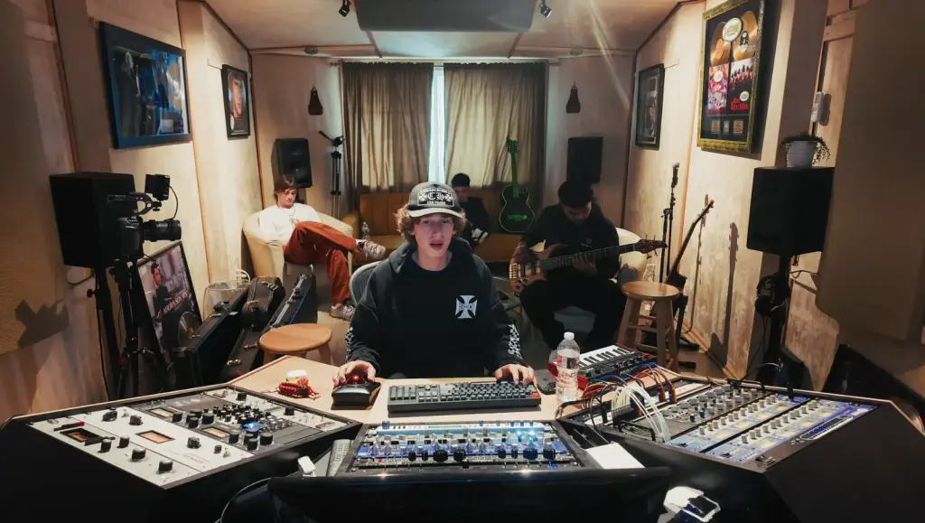 Behind-the-scenes media from Sargento and Omar Vela’s Atrevida