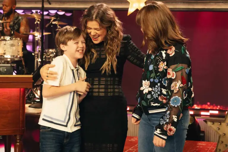 ‘The Kelly Clarkson Show’ Just Ended After 7 Seasons, Watch Highlights & Emotional Sign-Off,  Joined By Kids