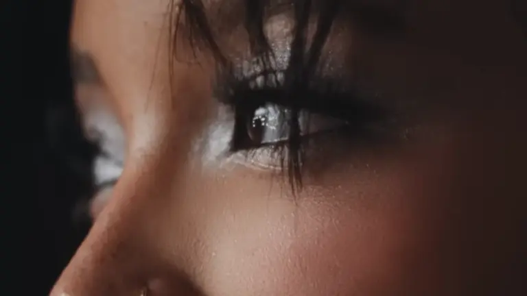 Come Thru Vocals Friday Goes After Dark With Thomas Flynn & Tinashe