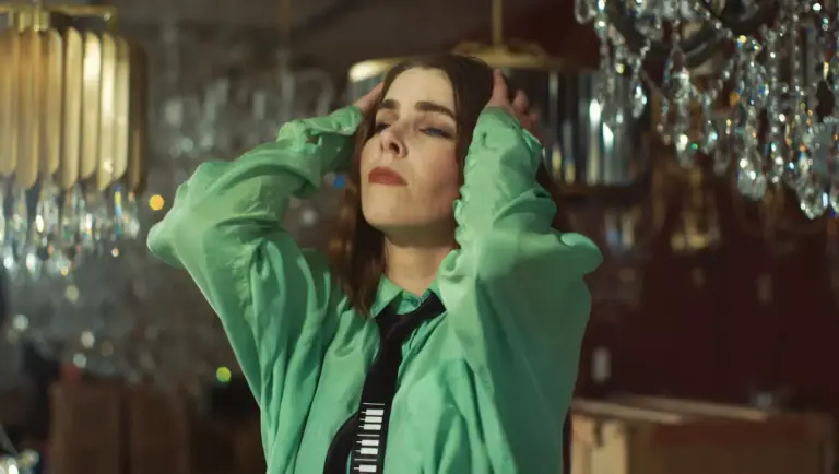 Vid-Visuals of the Day: Ziemba’s Dazzling Hypnotizing “We Implode”