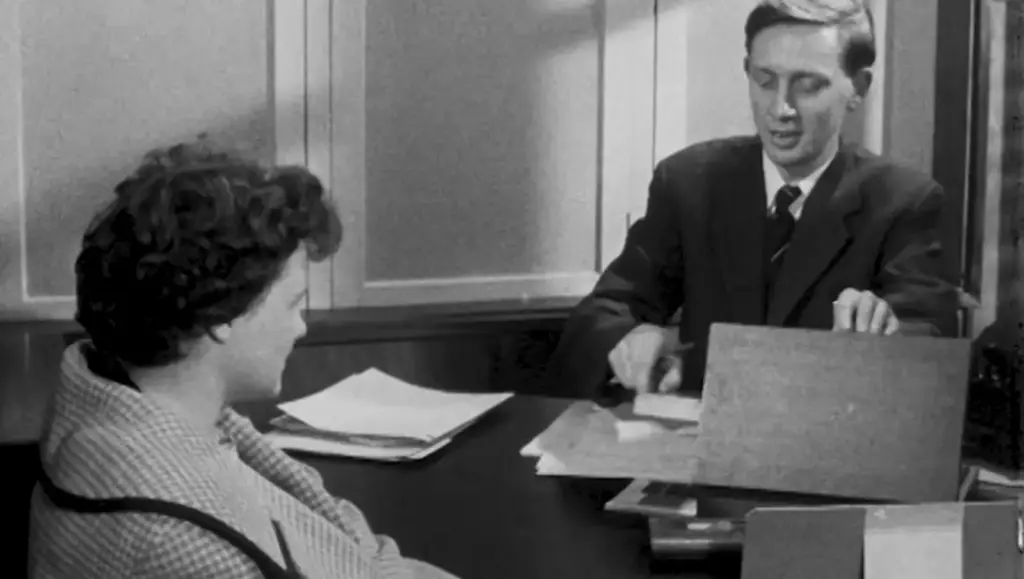 1961 self-service grocery store featured by BBC Schools